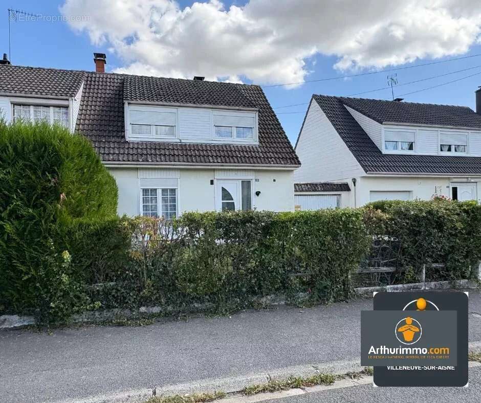 Maison à NEUFCHATEL-SUR-AISNE