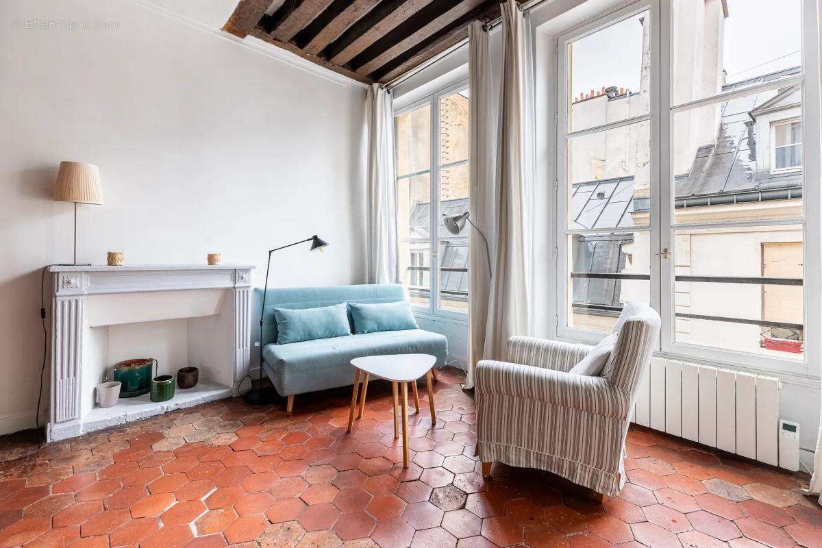 Appartement à PARIS-3E