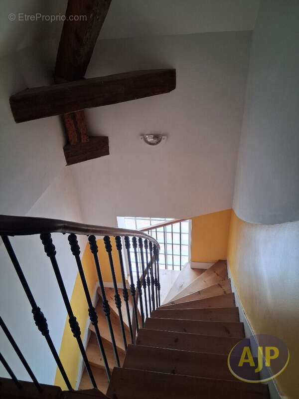 Maison à SAINT-JULIEN-BEYCHEVELLE