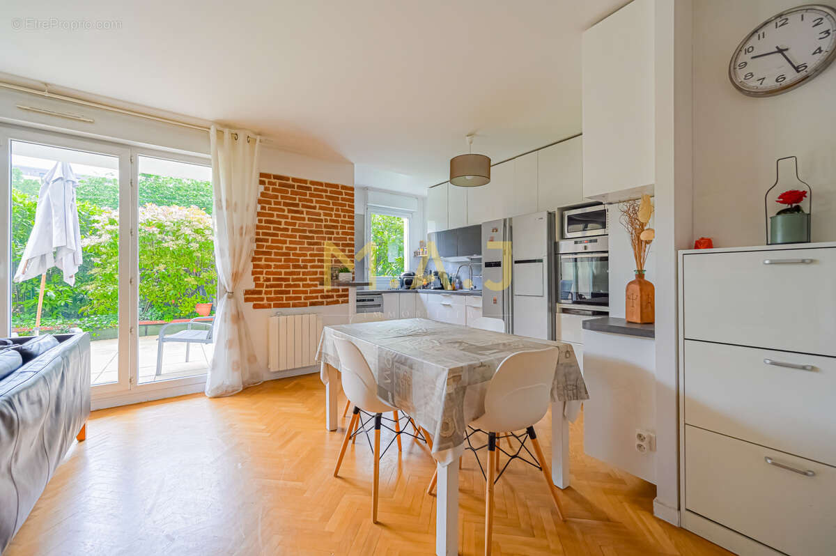 Appartement à LE PERREUX-SUR-MARNE