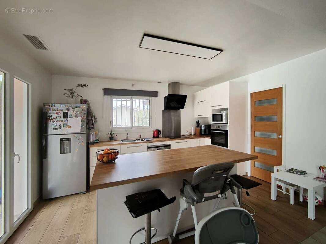 Maison à SAINT-MICHEL-DE-RIEUFRET