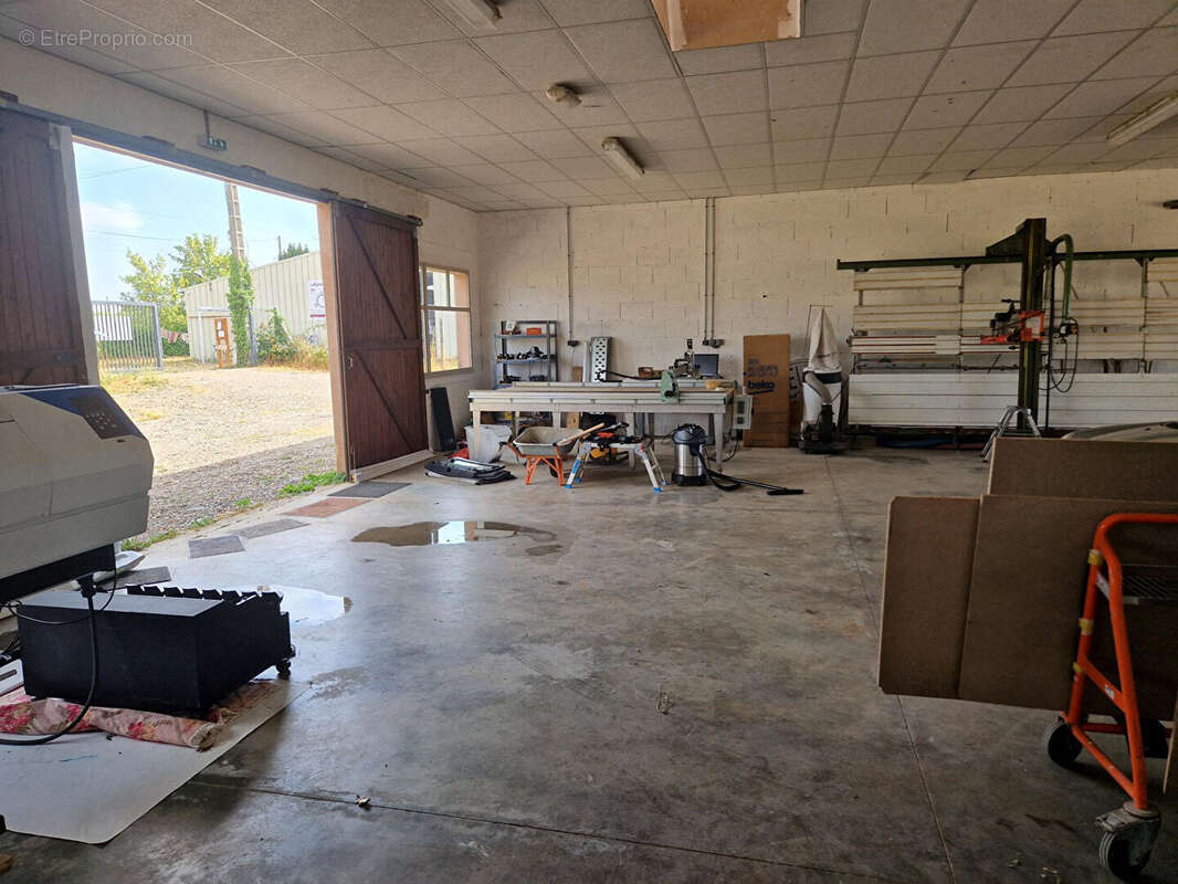 A VENDRE - Local d'activité 430 m² - photo 3