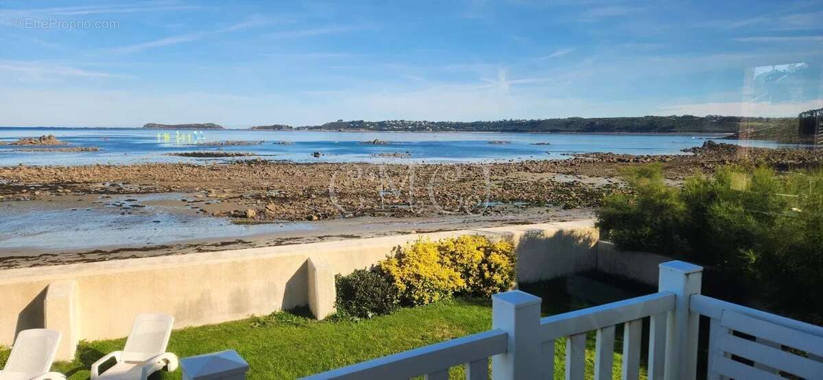 Maison à TREDREZ-LOCQUEMEAU