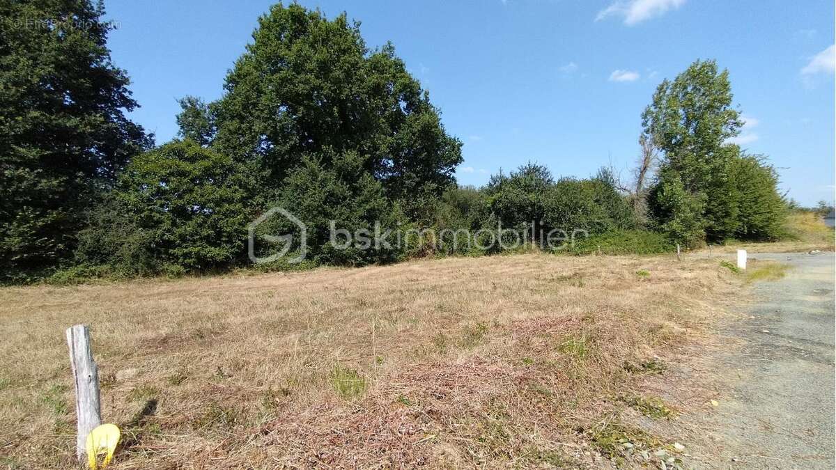  Terrain de 679 m² à vendre viabilisé – Lotissement situé au Vieux Bourg à Saint-Thual (35190) - photo 3