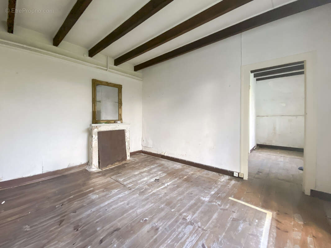 Maison à SAINT-YRIEIX-SUR-CHARENTE