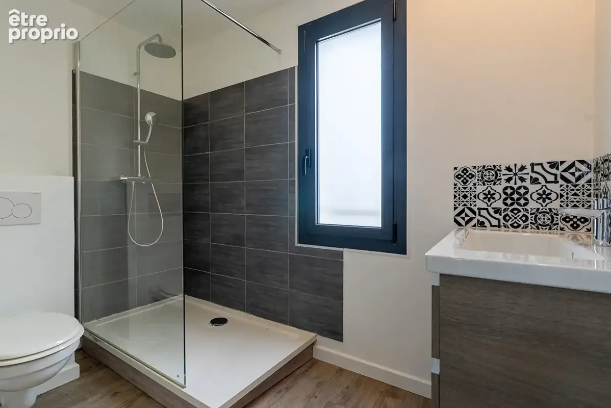 CARCASSONNE - PALAJA Villa T4 166m² (90m² hab.)  avec jardin, piscine, sous-sol, et garage - photo 12