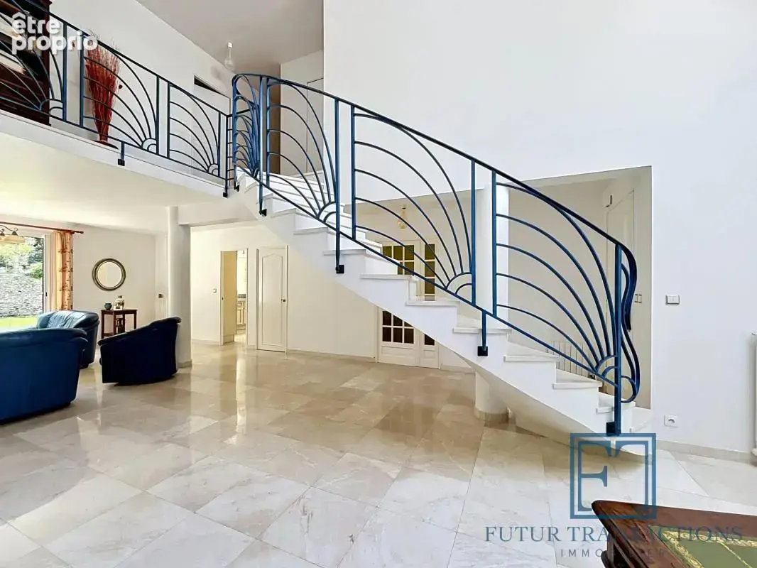 Maison 200 m² Voisins-le-Bretonneux - photo 13