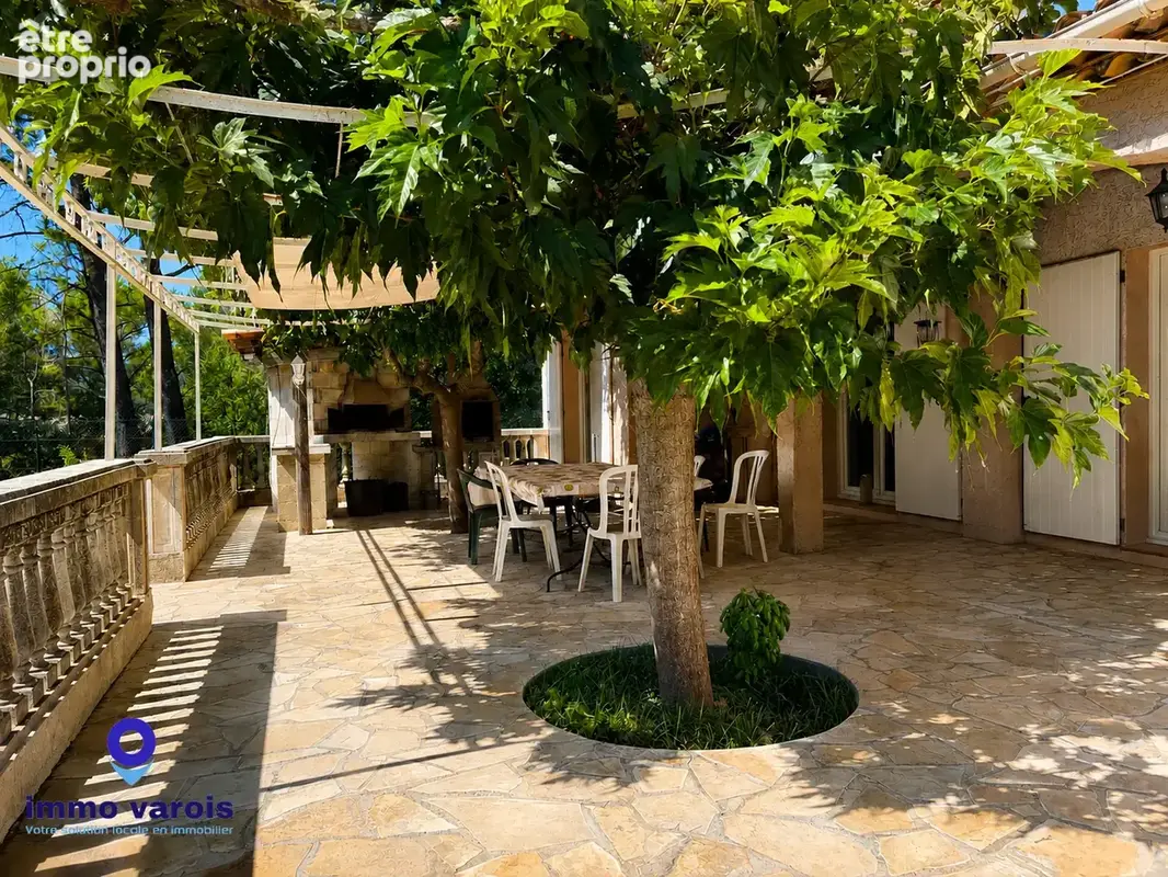CUERS Environnement privilégié belle villa T5 avec piscine et double garage - photo 6