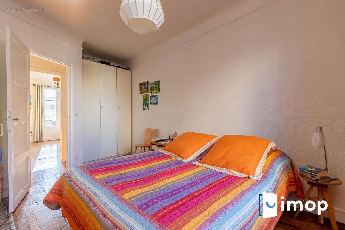Appartement à PARIS-14E