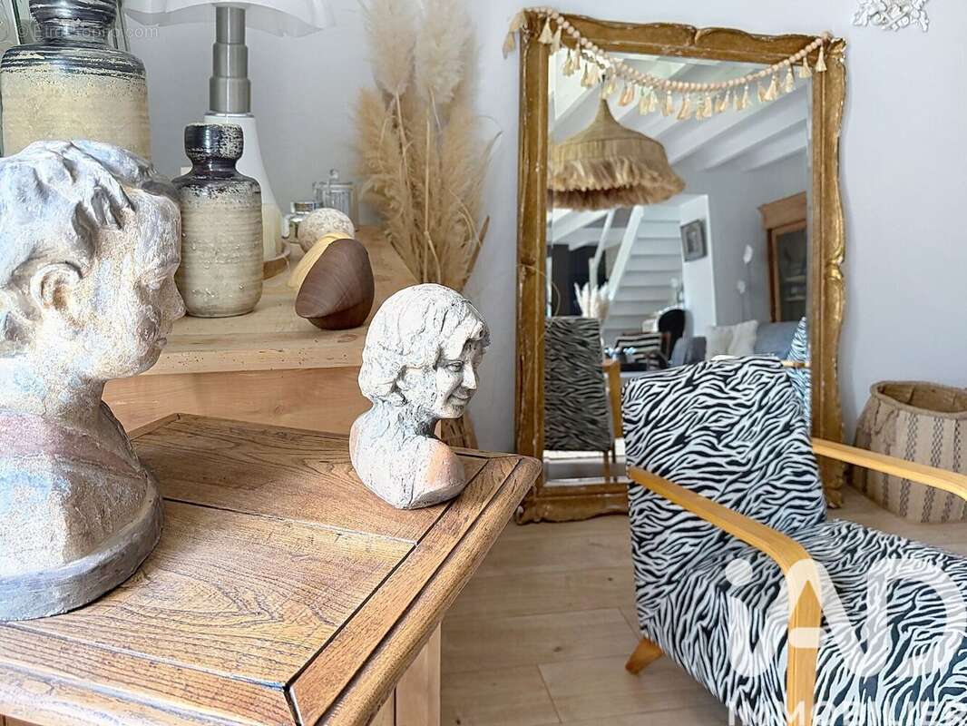 Maison 122 m² à Saint-Georges-De-Rex  - photo 9