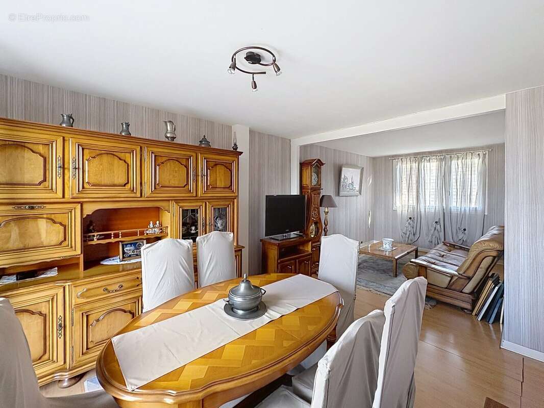 Appartement à L'HAY-LES-ROSES