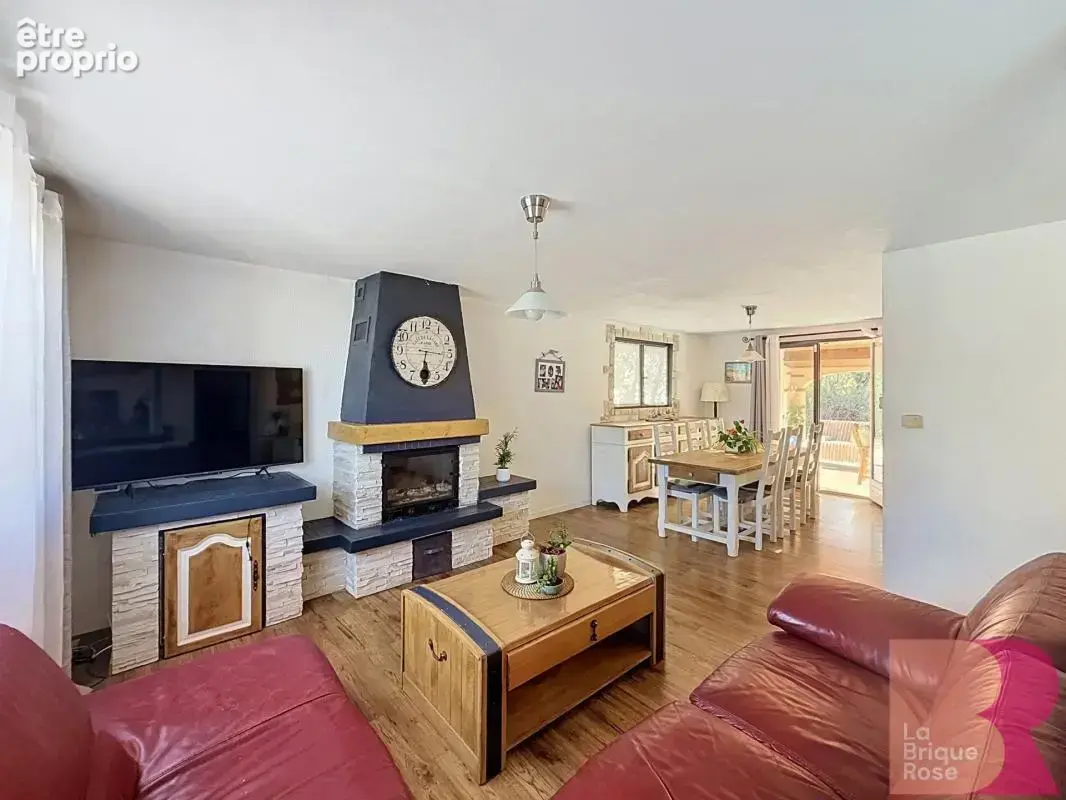 A vente cette maison individuelle T5 de 107 m² - photo 2