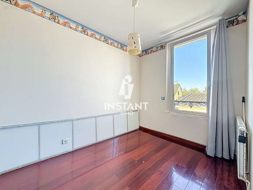 Maison à LE PERREUX-SUR-MARNE