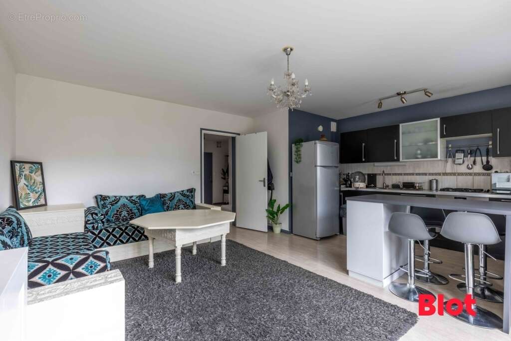 Maison à VEZIN-LE-COQUET