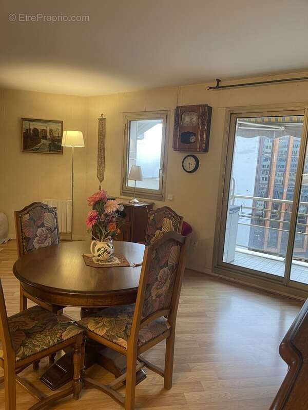 Appartement à LEVALLOIS-PERRET