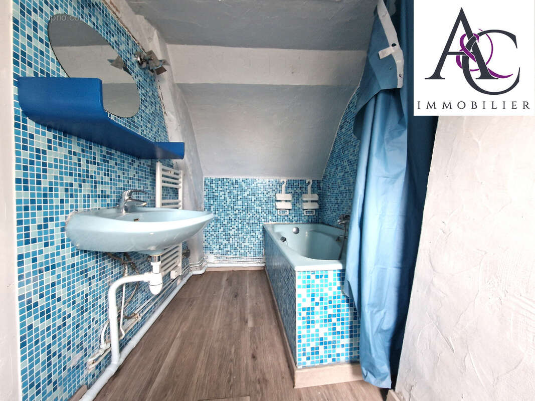 Appartement à MEHUN-SUR-YEVRE