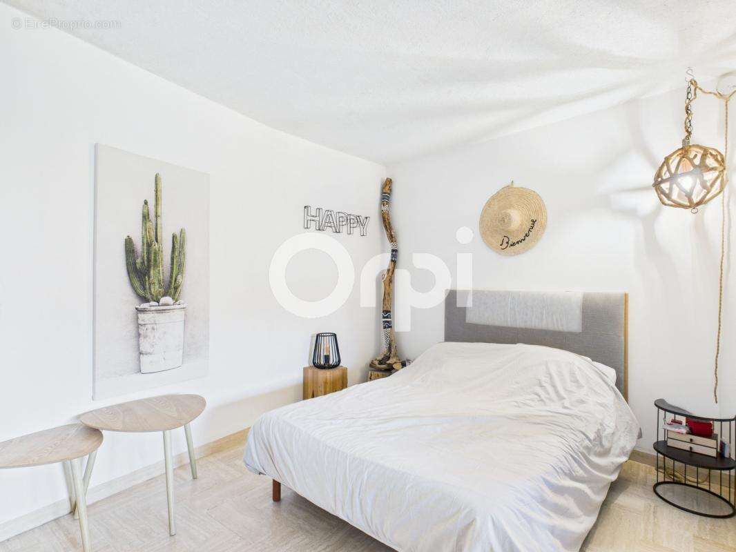 Appartement à MANDELIEU-LA-NAPOULE