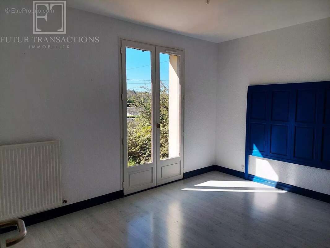 Maison à CHAMPAGNAC-DE-BELAIR