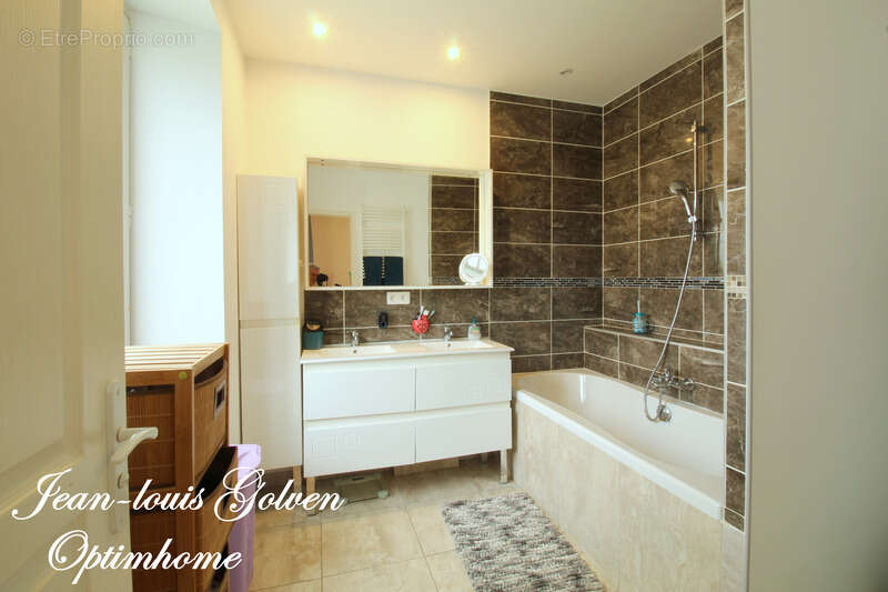 Maison à SEVERAC-LE-CHATEAU