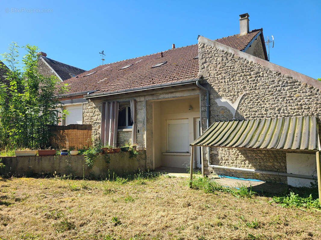 Maison à ESCRENNES