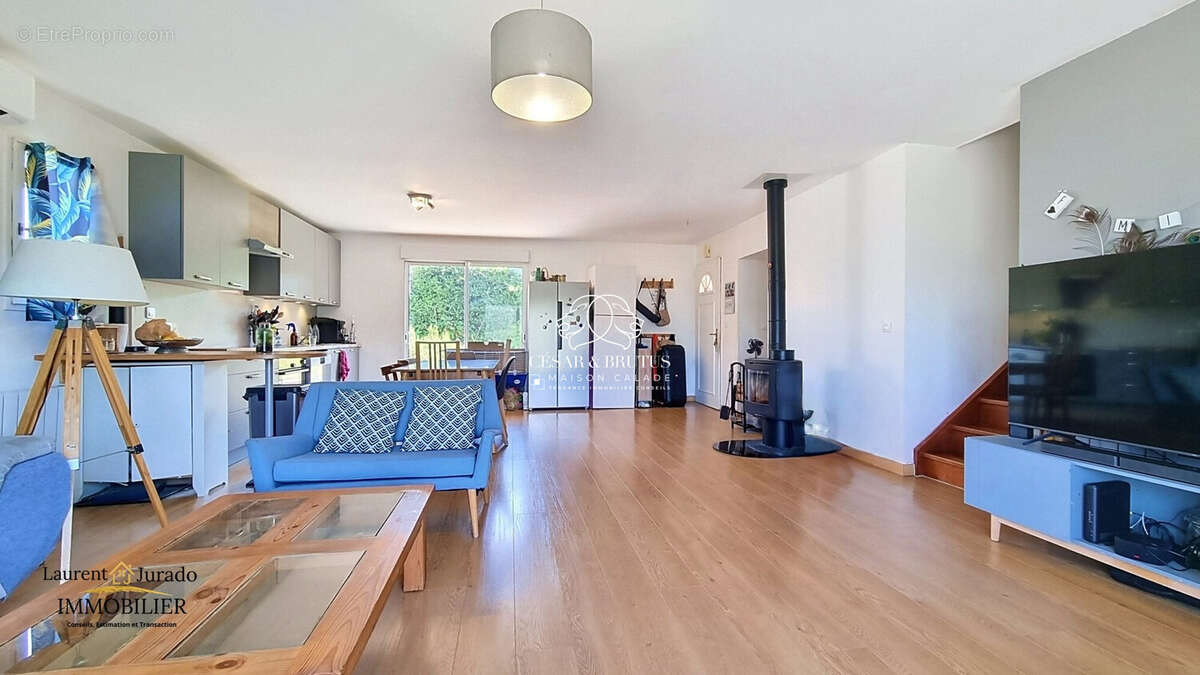 Maison 131 m² à Vaux-En-Beaujolais  - photo 6