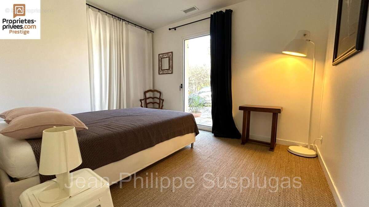 Maison à SAINT-CYR-SUR-MER