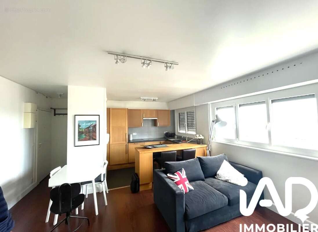 Photo 2 - Appartement à COURBEVOIE