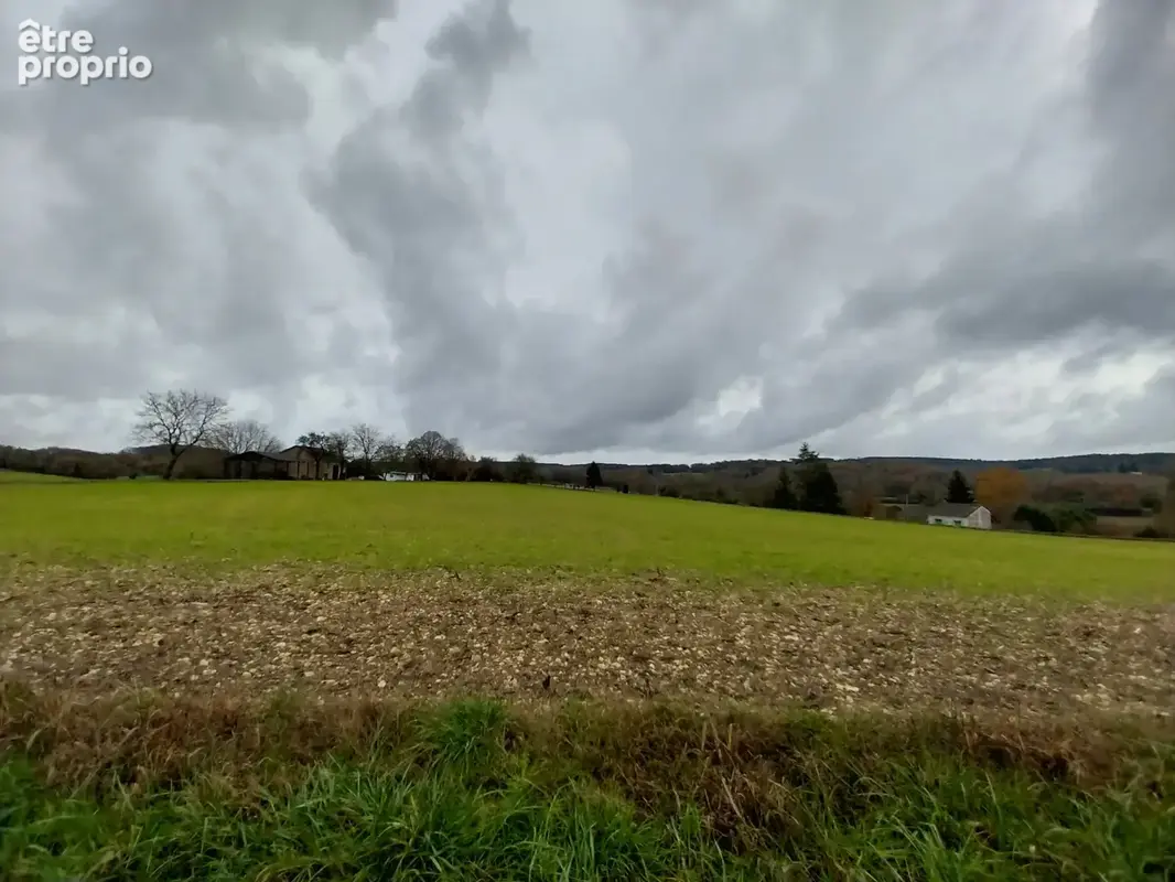 Photo Terrain à Agonac au prix de 108 000€