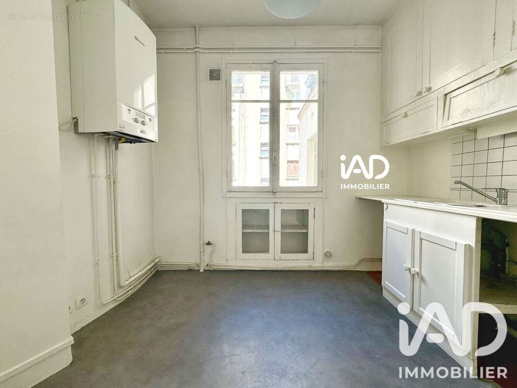 Appartement 76 m² à Paris-10e  - photo 7
