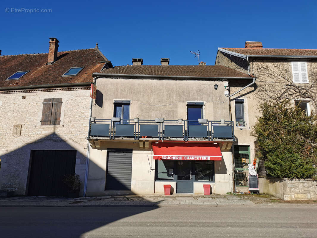Appartement à MONTAGNEY