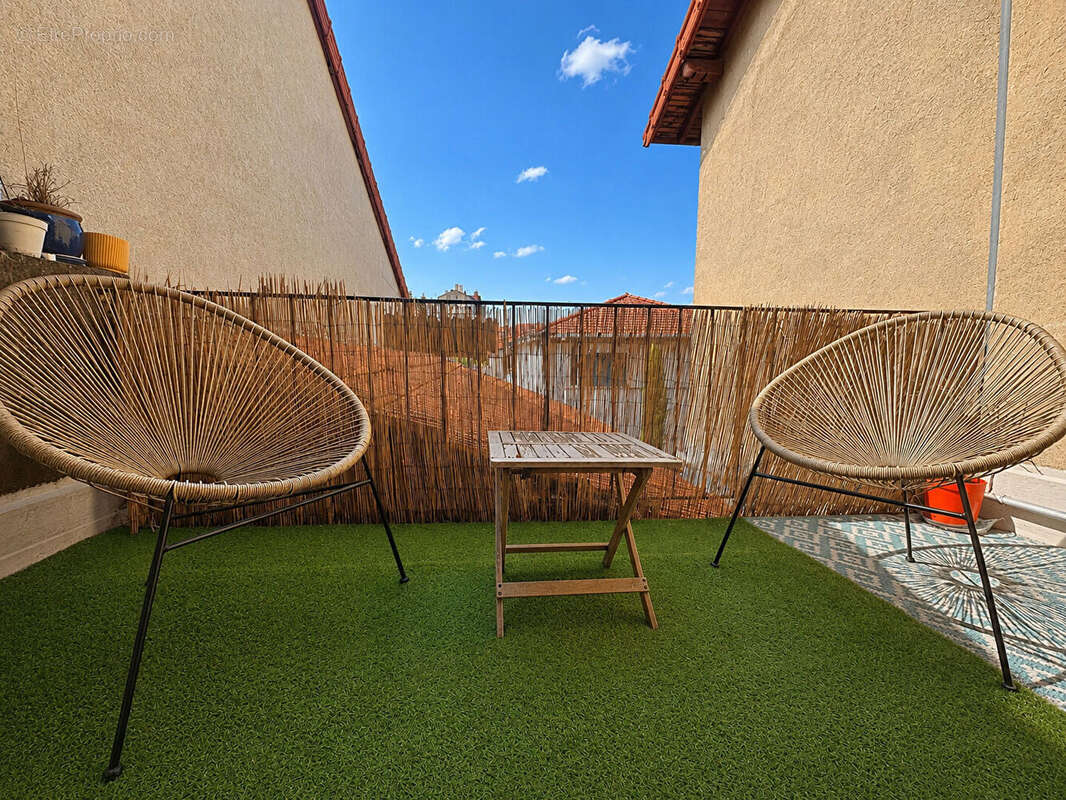 Roanne, Traversant, lumineux, terrasse et parking  6 pièces 160 m² Proche Gare - photo 5