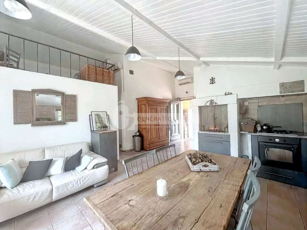 Maison à SAINT-MARTIN-DE-CRAU