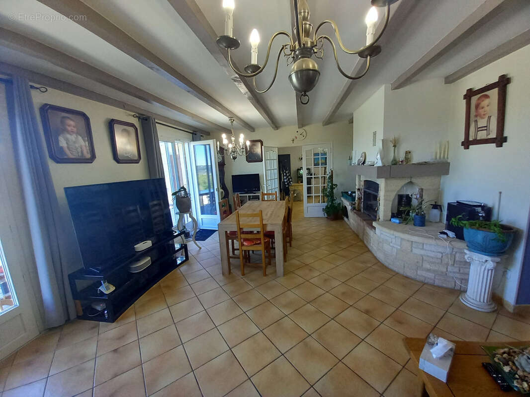 Maison à MONTAYRAL