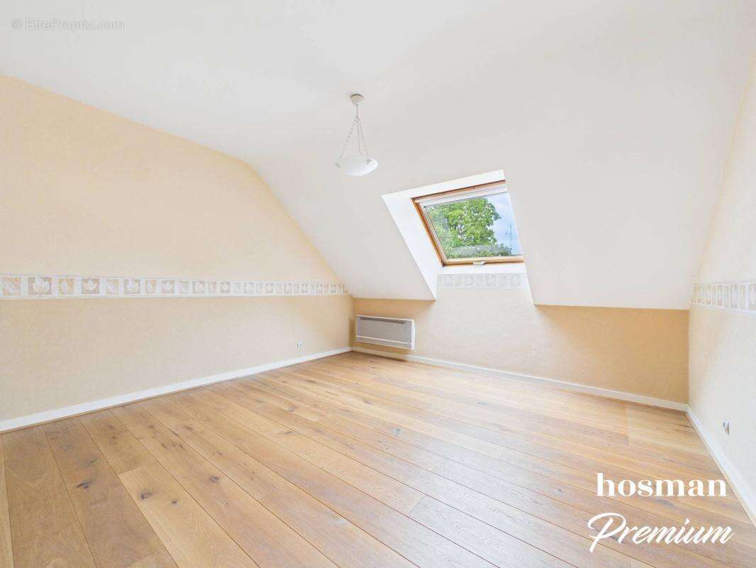 Maison de 163 m² (177 m2 au sol) avec 4 chambres, jardin, garage et spa - Quartier du Petit Chantilly à Orvault - photo 13