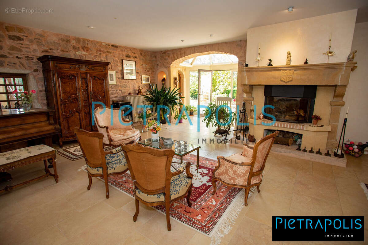 Maison à SAINT-AMOUR-BELLEVUE