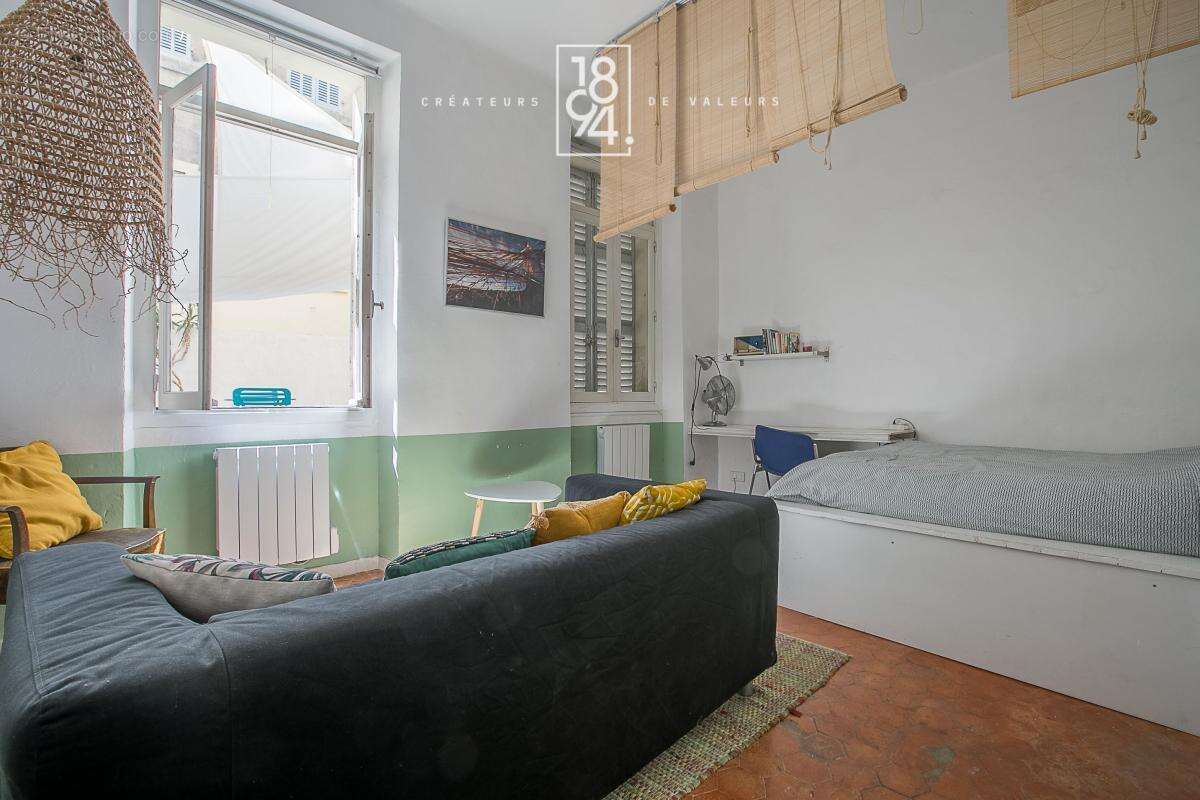 Appartement à MARSEILLE-1E
