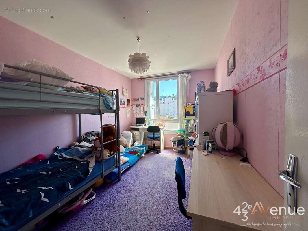 Appartement à SAINT-ETIENNE