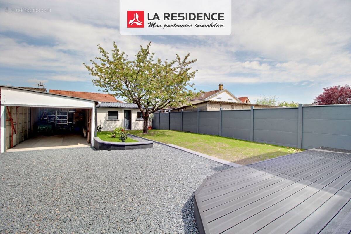 Maison à SAINT-ETIENNE-DU-ROUVRAY