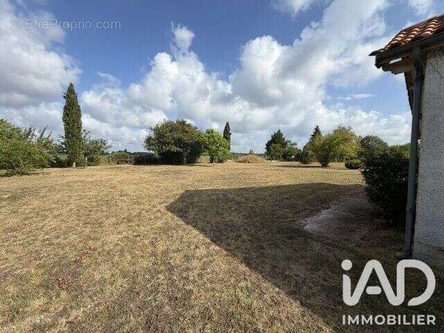 Maison 168 m² à Saint-Christoly-De-Blaye  - photo 2