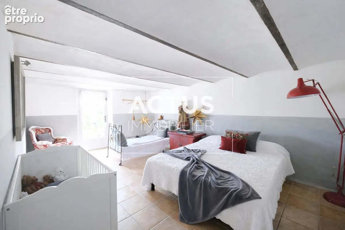 Maison 7 pièces 220 m² à vendre à Senas (13560) - photo 9