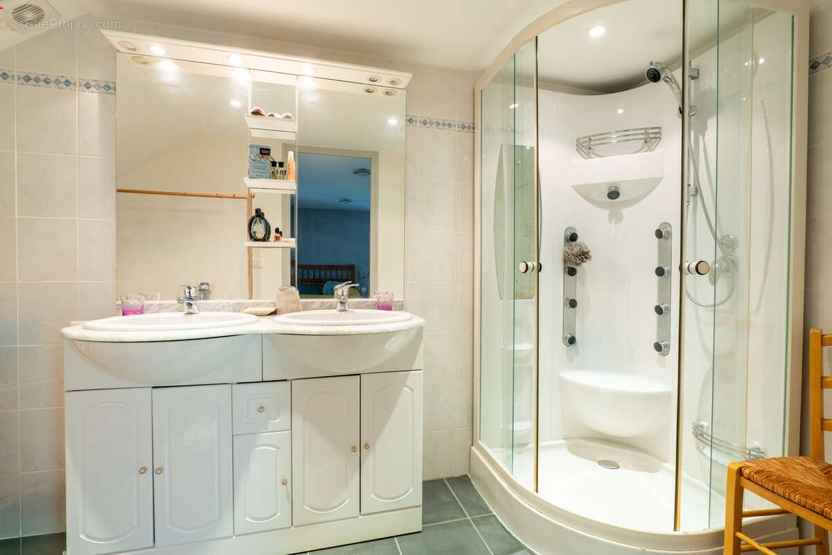 Exclusivité à Chambéry : Maison d'architecte de 225,21 m2 - photo 18