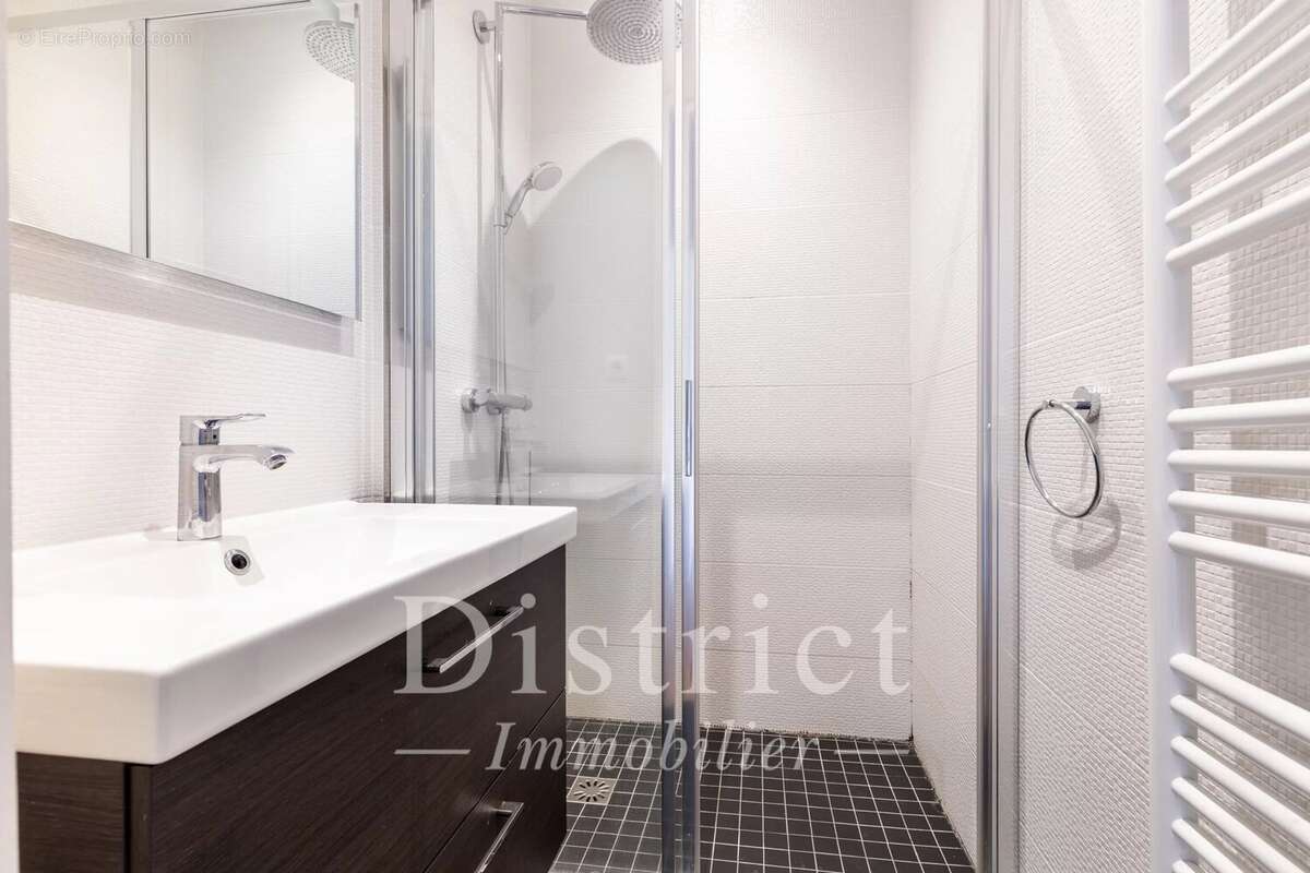 Appartement à PARIS-8E