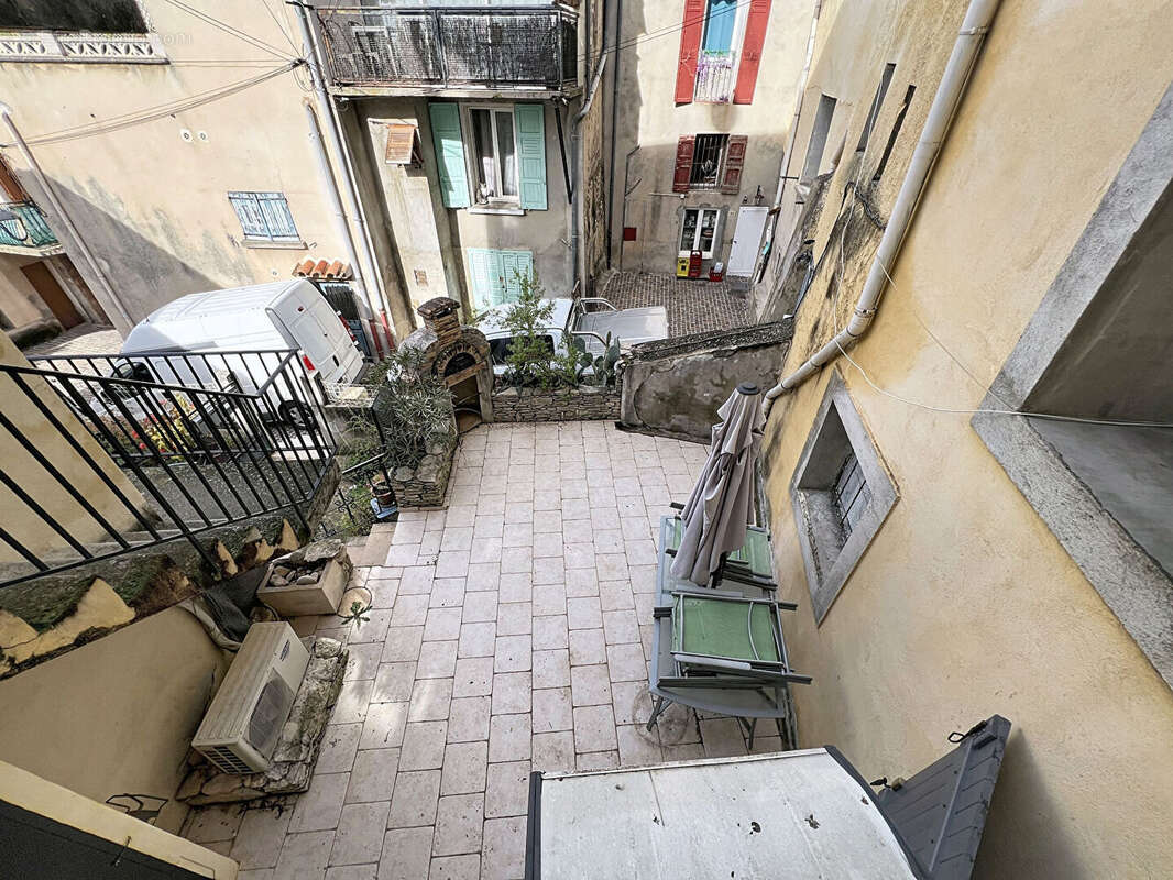 Appartement à GREOUX-LES-BAINS