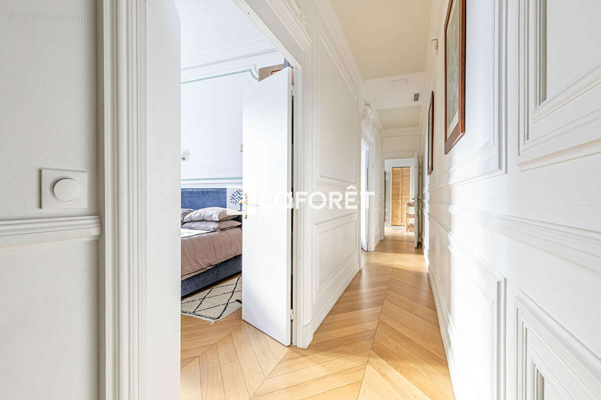 Appartement à PARIS-8E