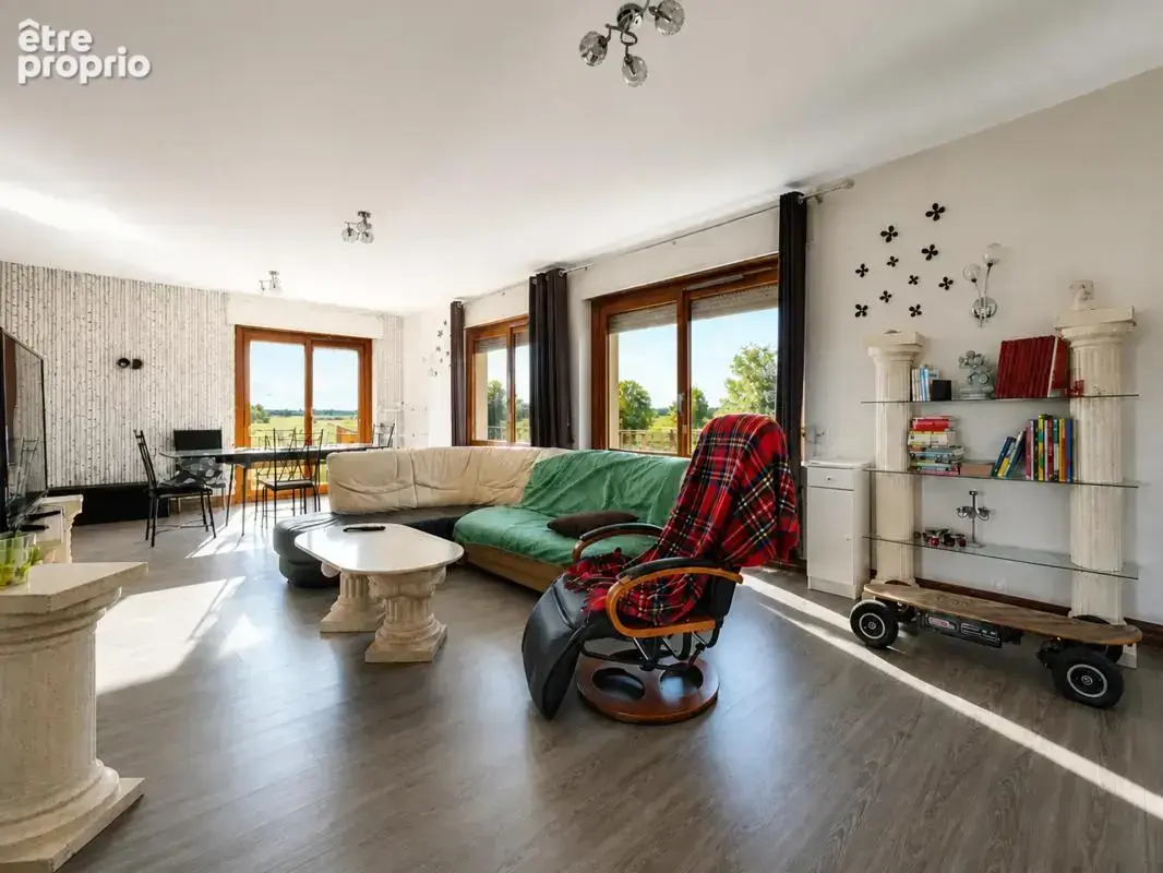 Maison de 9 pièces de 303m² à Guilly - photo 7