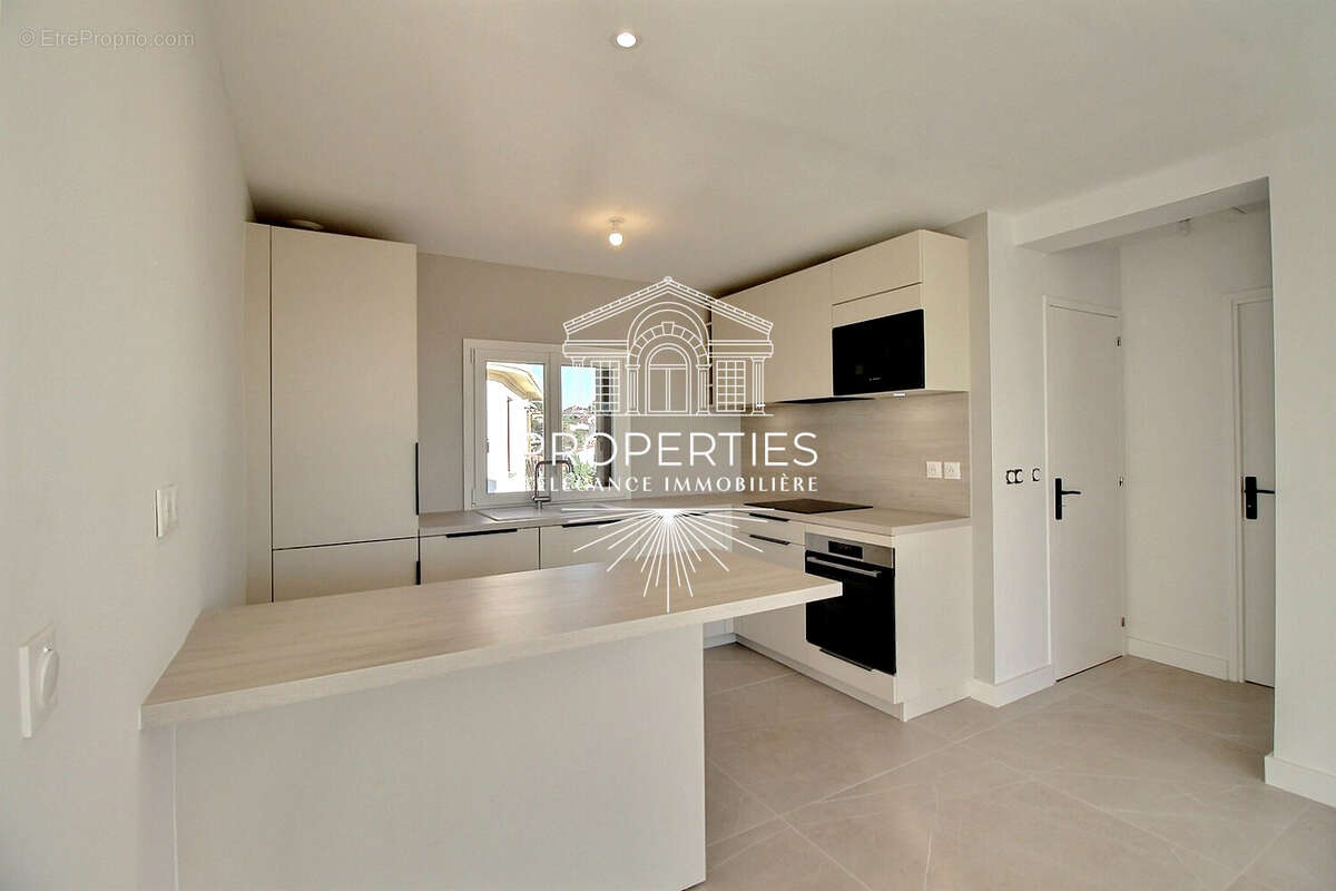 Appartement à SANARY-SUR-MER