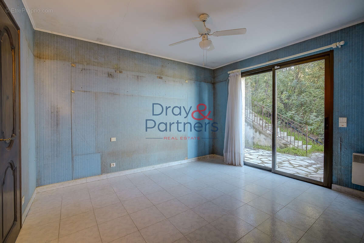 Villa  indépendante de  6 pièces avec  piscine à rénover - photo 21