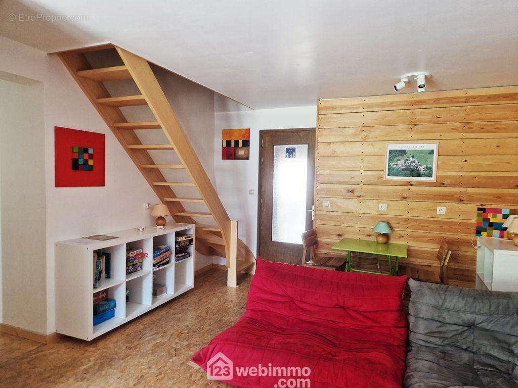 Sa surface de 22m² vous permettra d&#039;en profiter pleinement en famille ou entre amis. - Maison à LA LECHERE