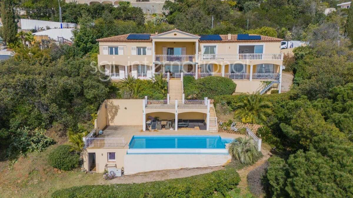 Maison à LES ISSAMBRES