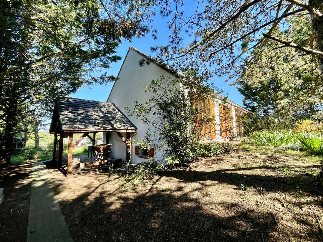 Maison à VILLENEUVE-SAINT-SALVES